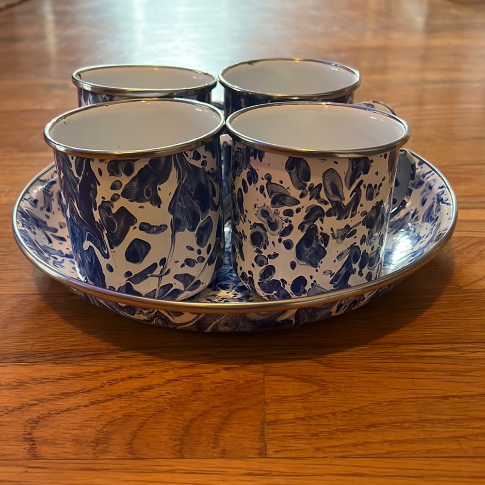 🎉 HP🎉 Cobalt Blue & White Enamelware Splatter Mugs with serving Tray